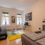 Zentrales Gemuetliches Apartment Mit Sky Bundesliga