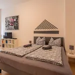 Zentrales Gemuetliches Apartment Mit Sky Bundesliga
